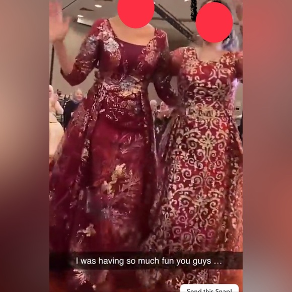 Elegant Stunning Red Evening Gown - Picture 4 of 5